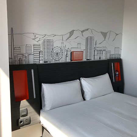 Easyhotel Malaga City Centre מראה חיצוני תמונה