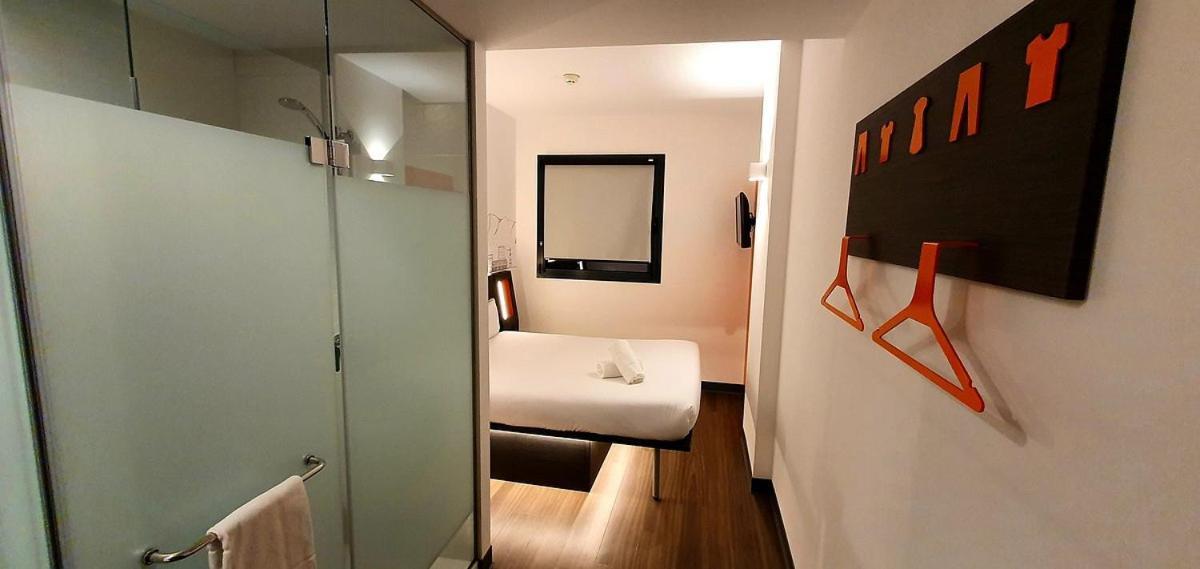 Easyhotel Malaga City Centre מראה חיצוני תמונה